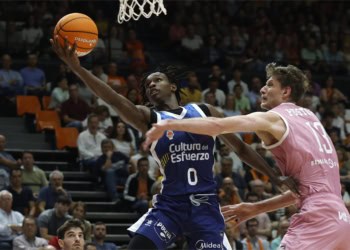 Liga ACB : Brancou Badio et Valencia Basket remportent leur première victoire contre Joventut Badalona (84-60) - wiwsport