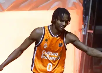 EuroLeague : Brancou Badio guide Valencia Basket vers les playoffs avec 20 points - wiwsport