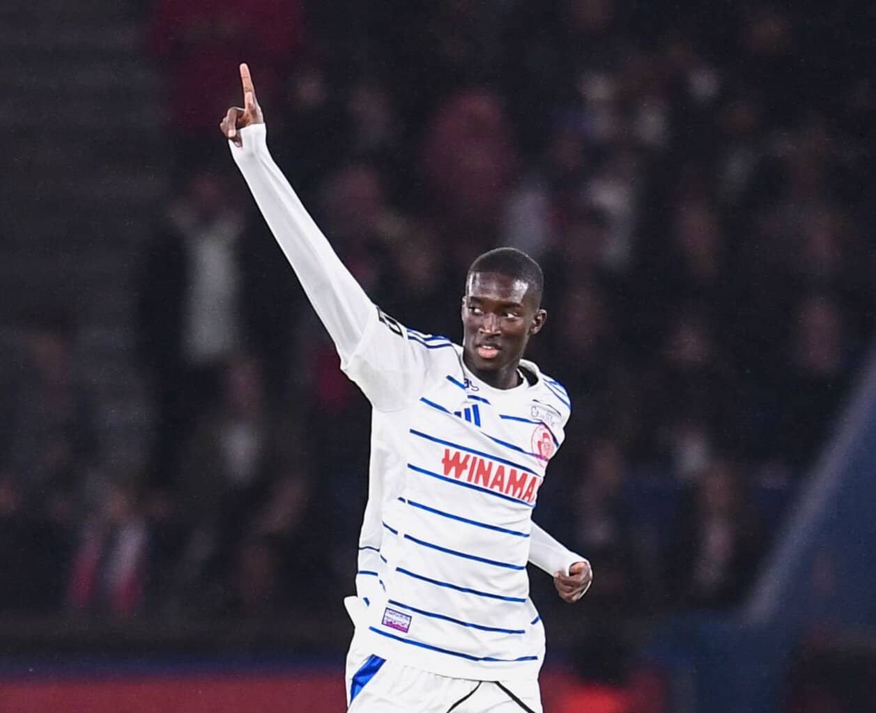 Ligue 1 : Premier but en pro pour Pape Daouda Diong (Strasbourg) face au PSG - wiwsport Ligue 1 : Premier but en pro pour Pape Daouda Diong (Strasbourg) face au PSG - wiwsport