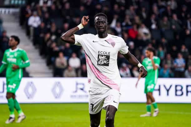 Ligue 1 : Ibrahima Niane et Bamba Dieng offrent à Angers sa première victoire face à Saint-Etienne - wiwsport Ligue 1 : Ibrahima Niane et Bamba Dieng offrent à Angers sa première victoire face à Saint-Etienne - wiwsport