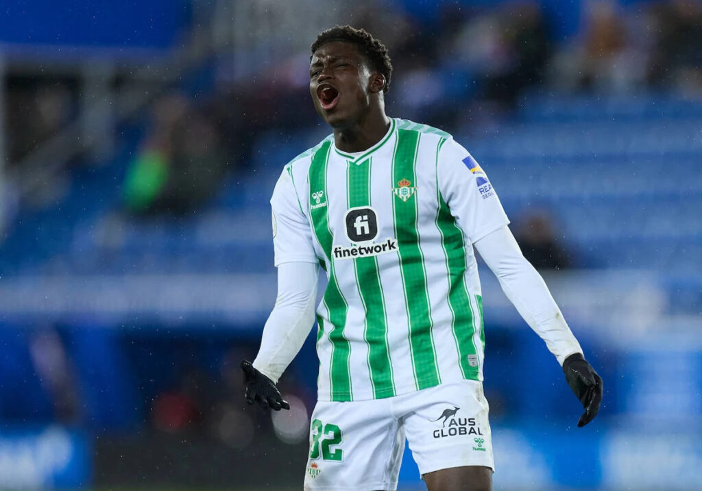Real Betis : Victime d'une entorse du ligament du genou, Nobel Mendy forfait pour le reste de l'année - wiwsport Real Betis : Victime d'une entorse du ligament du genou, Nobel Mendy forfait pour le reste de l'année - wiwsport
