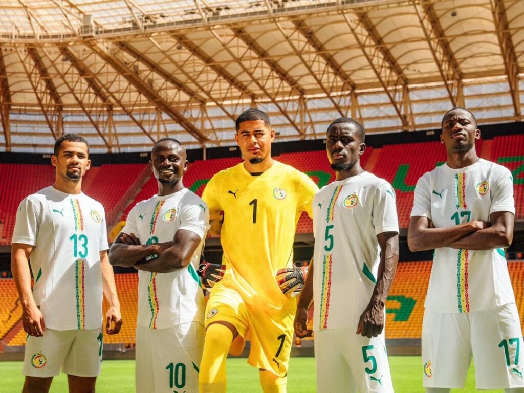 Équipe Nationale : Les nouveaux maillots des Lions officiellement dévoilés par la FSF - wiwsport