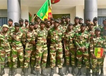 Jeux Africains Militaires : La délégation de l’ASFA a reçu le drapeau national des mains du commandant - wiwsport