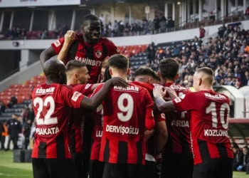 Süper Lig : Gaziantep domine Başakşehir, Badou Ndiaye passeur décisif - wiwsport