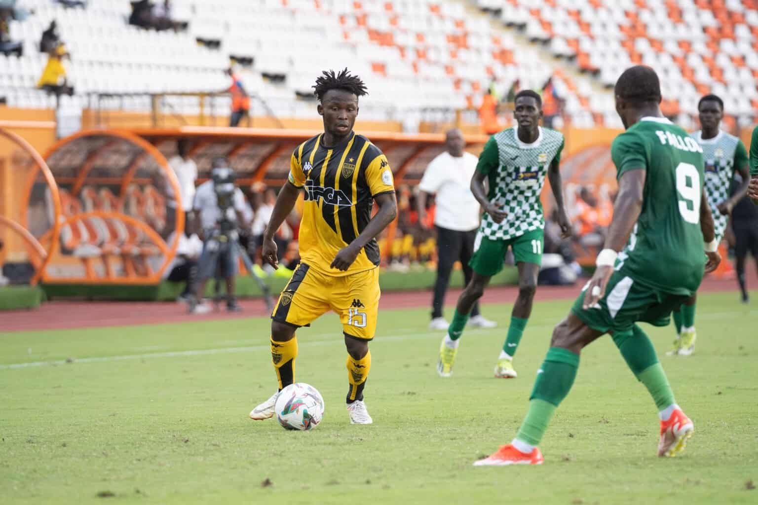 Coupe CAF : Entrée ratée pour le Jaraaf, battu 2-0 par l’ASEC Mimosas - wiwsport Coupe CAF : Entrée ratée pour le Jaraaf, battu 2-0 par l’ASEC Mimosas - wiwsport