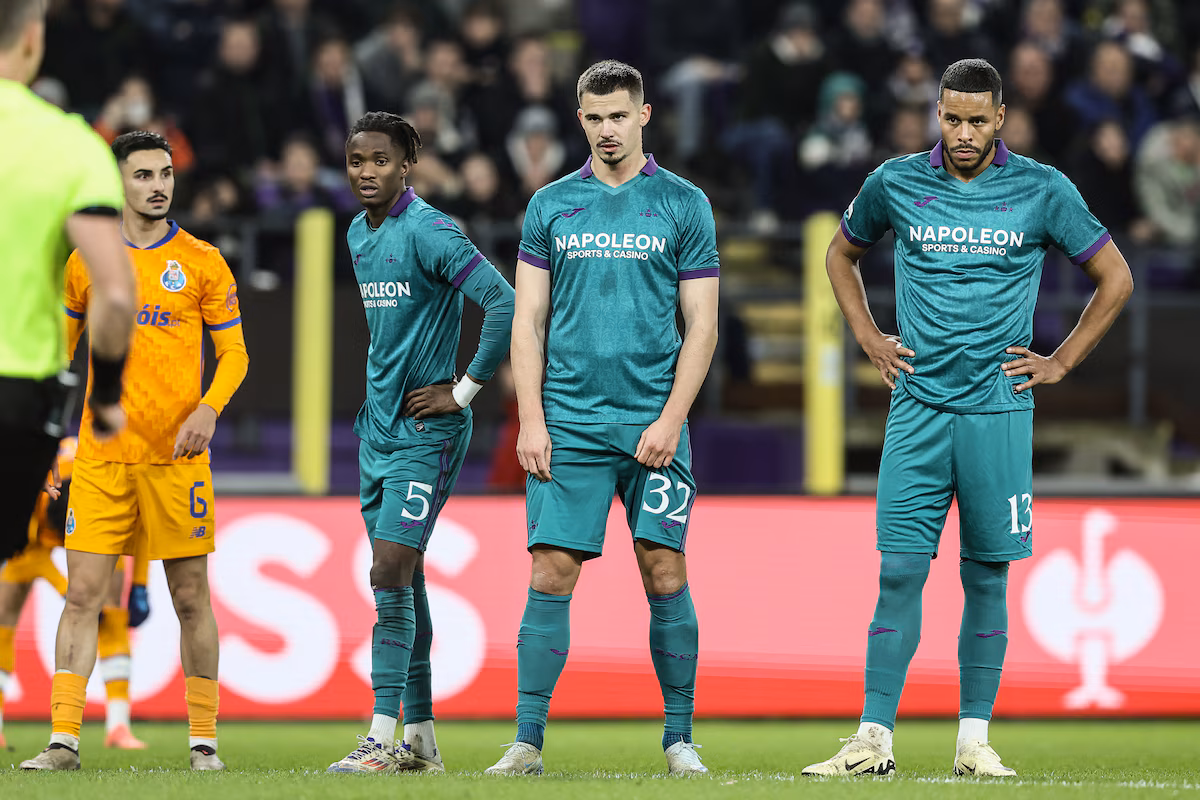 Ligue Europa : Anderlecht arrache le nul face au FC Porto, Moussa Ndiaye passeur décisif - wiwsport Ligue Europa : Anderlecht arrache le nul face au FC Porto, Moussa Ndiaye passeur décisif - wiwsport