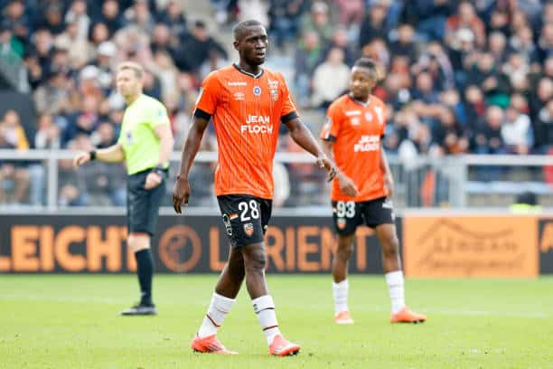 Ligue 2 : Avec un but de Sambou Soumano, Lorient bat Guingamp et se rapproche du leader - wiwsport Ligue 2 : Avec un but de Sambou Soumano, Lorient bat Guingamp et se rapproche du leader - wiwsport