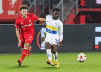 Europa League : L'Union Saint-Gilloise signe sa première victoire contre Twente, Ousseynou Niang passeur décisif - wiwsport
