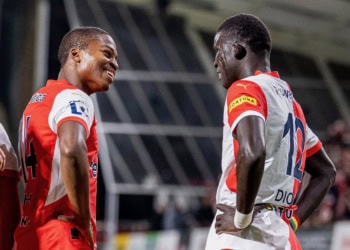 Slavia Prague - Simion Michez en Equipe Nationale du Sénégal ? El Hadji Malick Diouf : « On en parle, il a le talent pour apporter » - wiwsport El Hadji Malick Diouf (à droite) célèbre avec Simion Michez Boubacar, auteur de l'ouverture du score du Slavia Prague sur la pelouse de Jablonec (20/10/2024 / Crédit image : Slavia Prague)