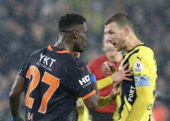 Başakşehir : Ousseynou Ba prend cher après son expulsion contre Fenerbahçe - wiwsport