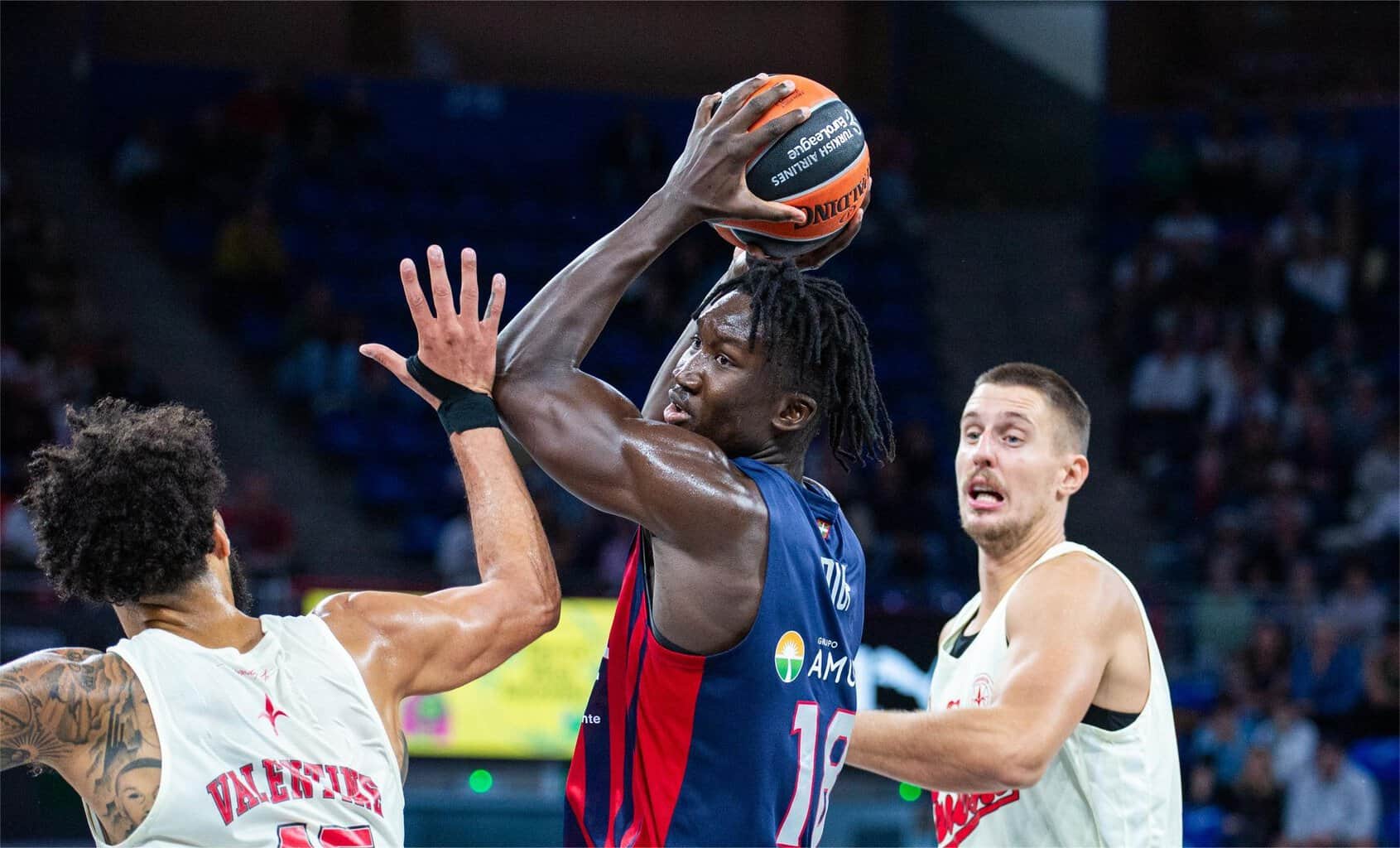 Euroleague : Virtus Bologna met fin à la bonne série de Baskonia de Khalifa Diop et Ousmane Ndiaye - wiwsport Euroleague : Virtus Bologna met fin à la bonne série de Baskonia de Khalifa Diop et Ousmane Ndiaye - wiwsport