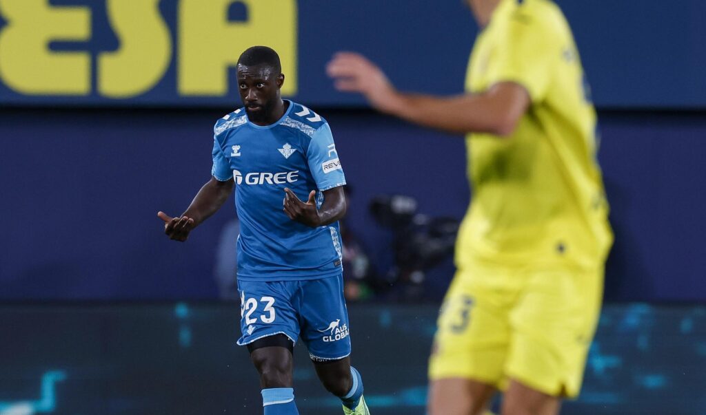 LaLiga : L'énorme sauvetage de Youssouf Sabaly qui permet au Real Betis de battre Villarreal - wiwsport