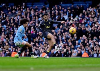 Premier League : Everton partage avec Manchester City grâce à un fabuleux but d'Iliman Ndiaye - wiwsport