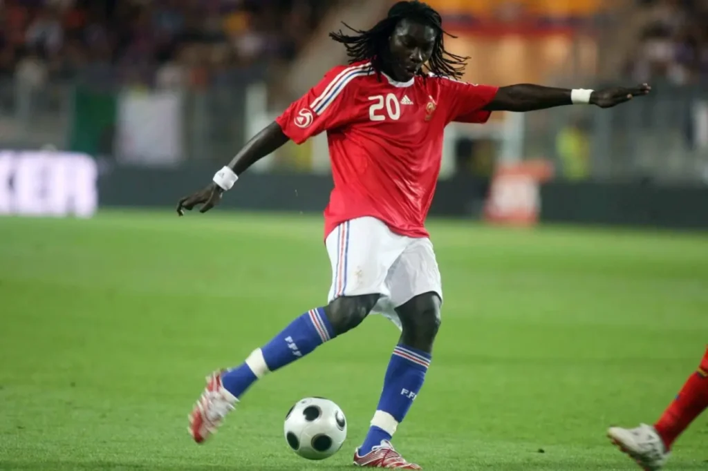 Bafétimbi Gomis revient sur son choix de jouer pour la France : "À l’époque, si ça avait été le Sénégal d’aujourd’hui, ma décision aurait peut-être été différente" - wiwsport Bafétimbi Gomis revient sur son choix de jouer pour la France : "À l’époque, si ça avait été le Sénégal d’aujourd’hui, ma décision aurait peut-être été différente" - wiwsport