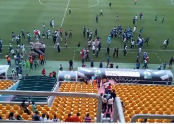 La CAF réagit suite aux incidents survenus lors du match Jaraaf vs USM Alger à Diamniadio - wiwsport