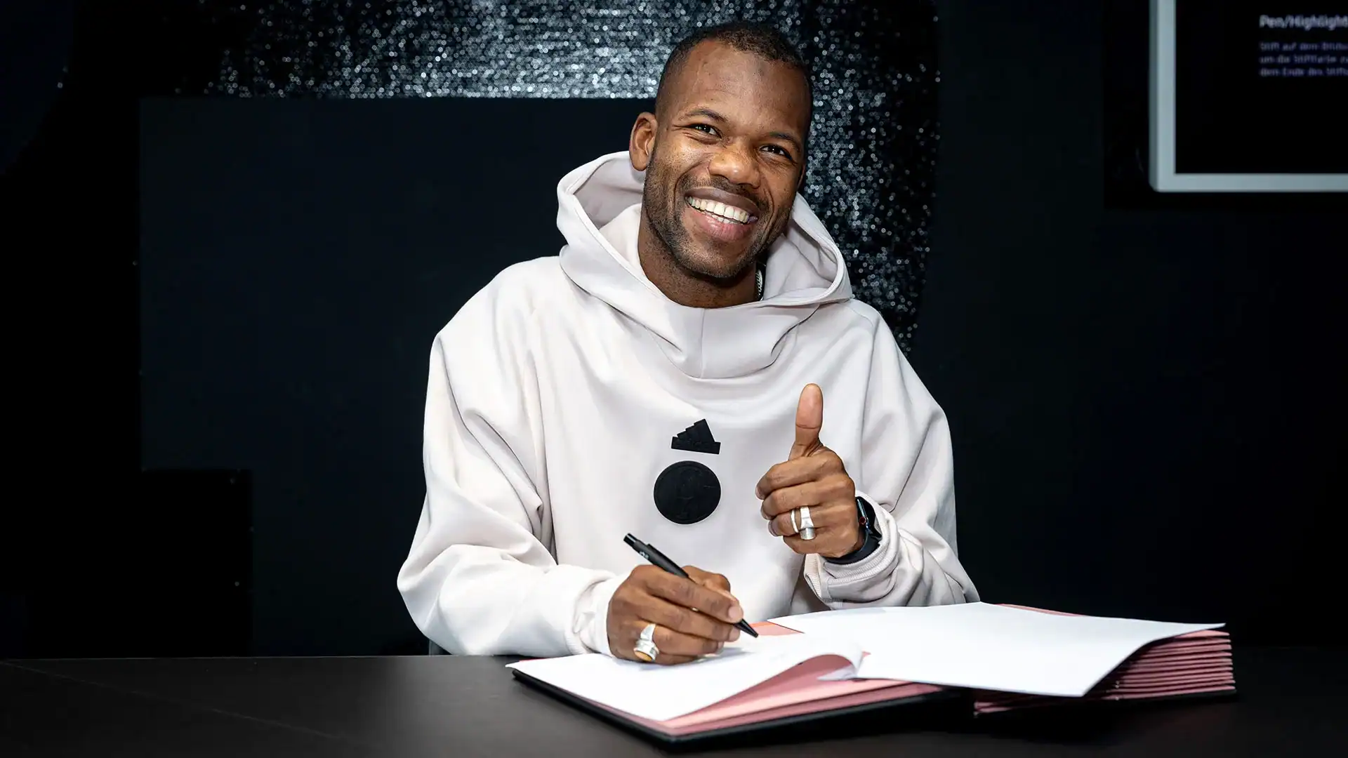 Mercato : Schalke 04 officialise l'arrivée de Pape Meïssa Ba (Grenoble) - wiwsport Mercato : Schalke 04 officialise l'arrivée de Pape Meïssa Ba (Grenoble) - wiwsport