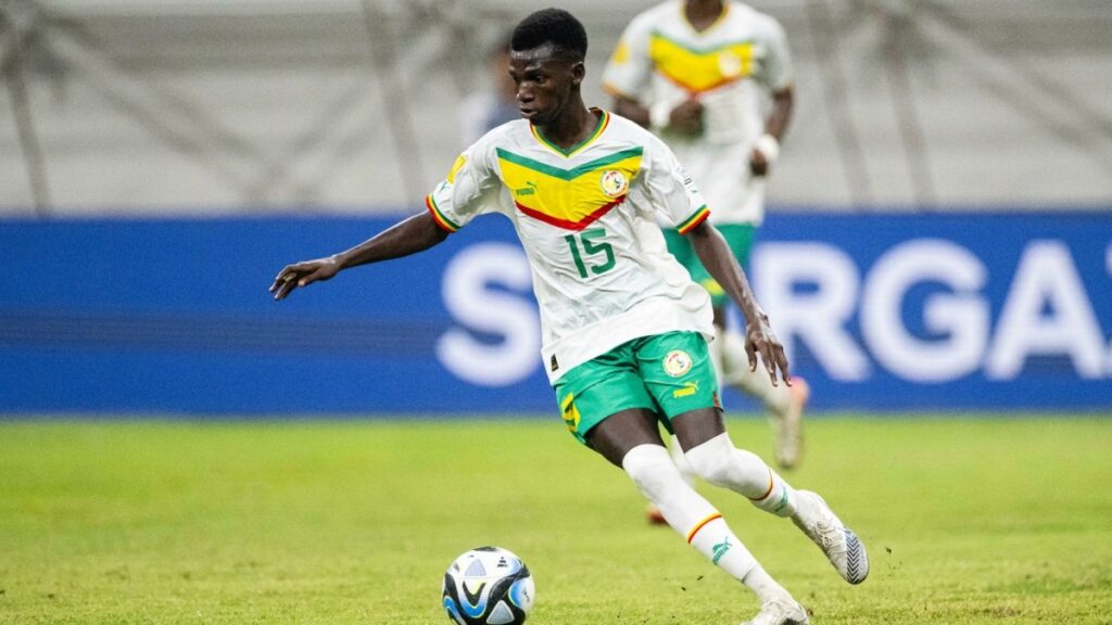 Mercato : Mamadou Gning s’envole pour l’Aris Salonique en Grece - wiwsport Mercato : Mamadou Gning s’envole pour l’Aris Salonique en Grece - wiwsport