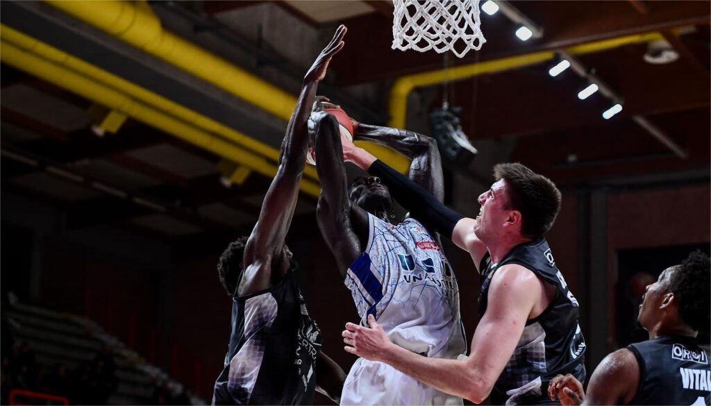 BCL : Reggiana de Mouhamed Faye concède déjà son premier revers face à Tenerife (91-69) - wiwsport BCL : Reggiana de Mouhamed Faye concède déjà son premier revers face à Tenerife (91-69) - wiwsport