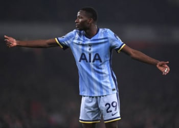 Tottenham : Touché à l'entraînement, Pape Matar Sarr forfait contre Hoffenheim en Europa League - wiwsport