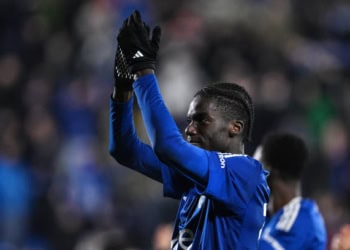 COMO, ITALY - JANUARY 20: Assane Diao Diaoune of Como celebrates at the end of the Serie A match between Como and Udinese at Stadio G. Sinigaglia on January 20, 2025 in Como, Italy. (Photo by Image Photo Agency/Getty Images)