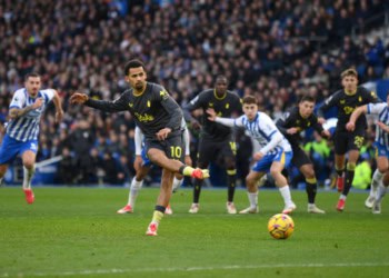 Premier League : Iliman Ndiaye ouvre le score pour Everton face à Brighton (vidéo) - wiwsport
