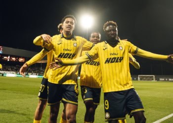 Ligue 2 : Pathé Mboup offre la victoire à Pau contre Grenoble - wiwsport