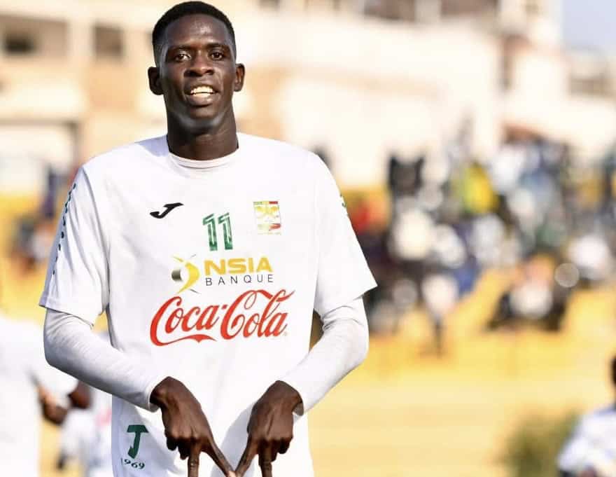 Coupe du Sénégal : Auteur d’un coup du chapeau, Ababacar Sarr envoie le Jaraaf en huitièmes de finale - wiwsport Coupe du Sénégal : Auteur d’un coup du chapeau, Ababacar Sarr envoie le Jaraaf en huitièmes de finale - wiwsport