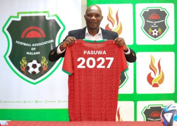 Football : Callisto Pasuwa nommé entraîneur principal des Flames du Malawi - wiwsport