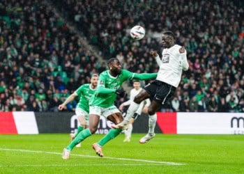 Ligue 1 : Angers sauve le nul à Saint-Etienne grâce à un but de Bamba Dieng - wiwsport