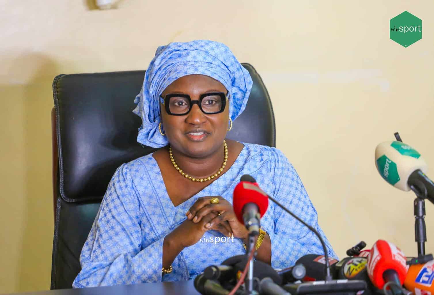 (Vidéo) La ministre des Sports salue le “don de soi” de Special Olympics lors de la remise du drapeau national ! - wiwsport