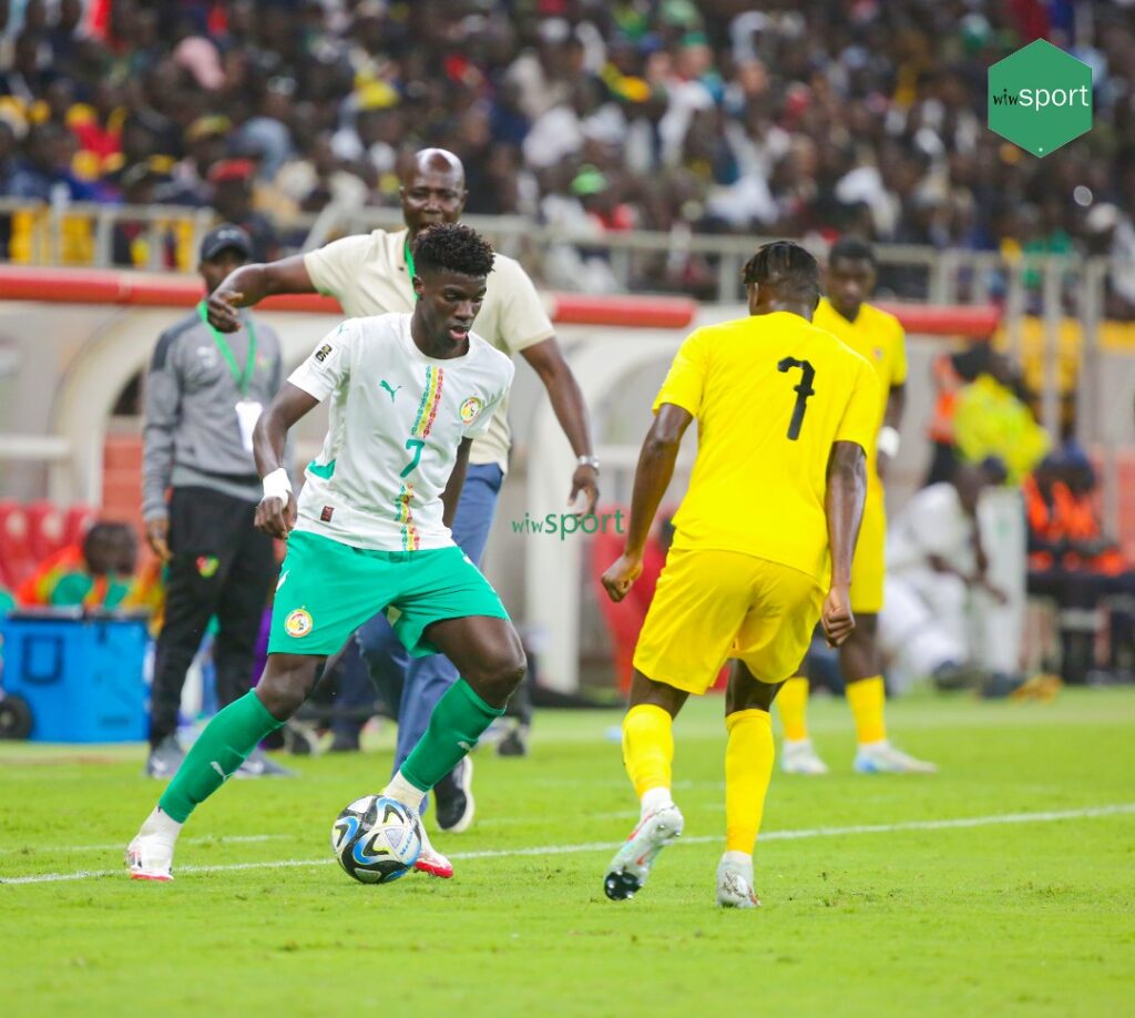 Equipe Nationale : « Si nous voulons nous qualifier pour la Coupe du Monde, nous devons jouer de cette façon », Assane Diao, des premiers pas avec les Lions pleins de promesses - wiwsport Equipe Nationale : « Si nous voulons nous qualifier pour la Coupe du Monde, nous devons jouer de cette façon », Assane Diao, des premiers pas avec les Lions pleins de promesses - wiwsport