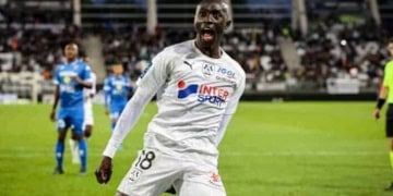 Mercato : Papiss Cissé sort de sa retraite et rejoint Al-Qabila aux Émirats - wiwsport