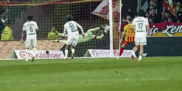 Stade de Reims : Contre Lens, Yehvann Diouf établit un record d'arrêts en Ligue 1 et titille les meilleurs gardiens des grands Championnats - wiwsport