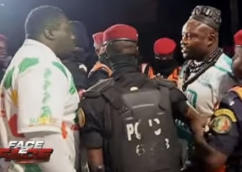 Lamb : (vidéo) Sa Thiès donne un coup de poing à Zarco lors de leur face à face - wiwsport Screenshot