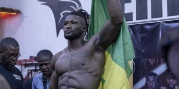 MMA - EFN : Le Lion Tafsir Ba dans la cage face au fennec Lazreg Benziane - wiwsport