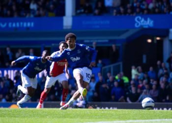 Premier League : Everton tient Arsenal en échec grâce à un but d'Iliman Ndiaye - wiwsport