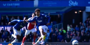Premier League : Everton tient Arsenal en échec grâce à un but d'Iliman Ndiaye - wiwsport
