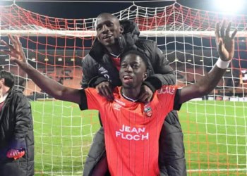 Ligue 2 : Lorient et ses Sénégalais promus en Ligue 1 après leur victoire contre Caen, Sambou Soumano signe un doublé - wiwsport
