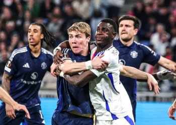 Ligue Europa : L'OL de Moussa Niakhaté arrache le nul contre Manchester United - wiwsport