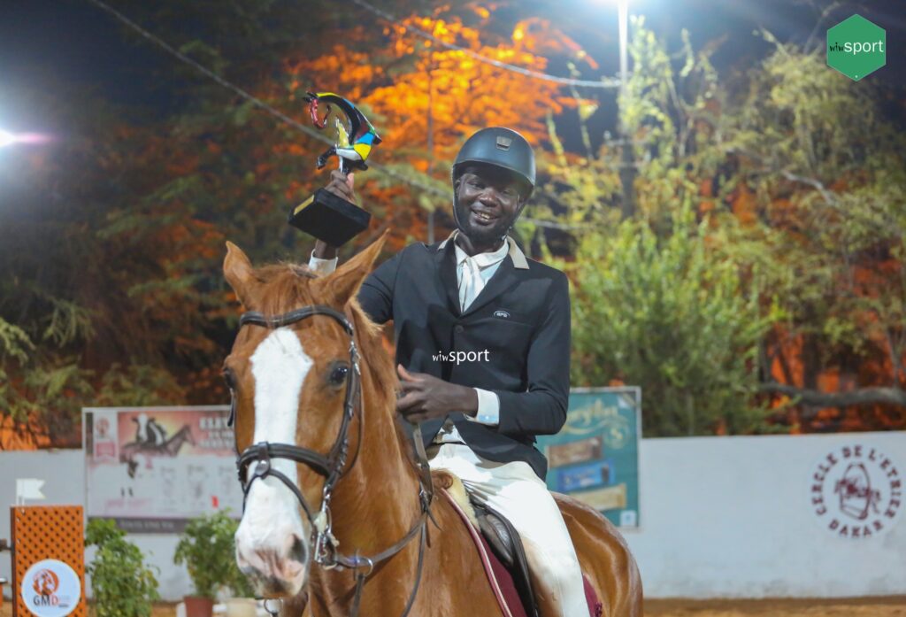 Équitation – Nationale Élite (135 cm) : Elimane Sarr s’impose en maître sur Alato ! - wiwsport Équitation – Nationale Élite (135 cm) : Elimane Sarr s’impose en maître sur Alato ! - wiwsport