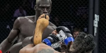MMA : (vidéo) Le « Baay Faal » Moustapha Diakhaté étale sa domination sur Nandor dès le premier round ! - wiwsport