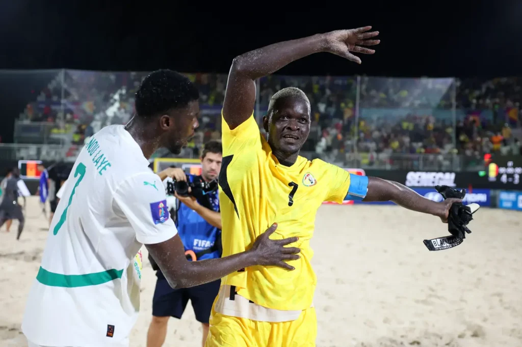 Al-Seyni Ndiaye, capitaine des Lions, après la victoire contre l'Italie : « Pour gagner cette coupe, il faut battre les grandes nations, on a une dette envers le peuple sénégalais » - wiwsport Al-Seyni Ndiaye, capitaine des Lions, après la victoire contre l'Italie : « Pour gagner cette coupe, il faut battre les grandes nations, on a une dette envers le peuple sénégalais » - wiwsport