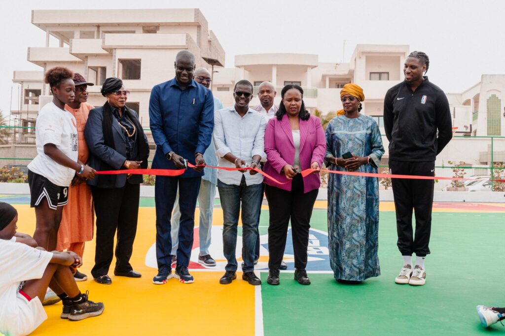 La BAL offre un terrain à Yoff et marque un nouveau pas vers les 1 000 terrains de la NBA Afrique ! - wiwsport La BAL offre un terrain à Yoff et marque un nouveau pas vers les 1 000 terrains de la NBA Afrique ! - wiwsport