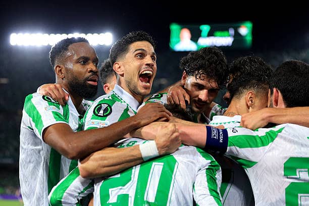 Ligue Conférence : Le Real Betis de Youssouf Sabaly et Nobel Mendy s'impose contre la Fiorentina en demi-finale aller - wiwsport Ligue Conférence : Le Real Betis de Youssouf Sabaly et Nobel Mendy s'impose contre la Fiorentina en demi-finale aller - wiwsport