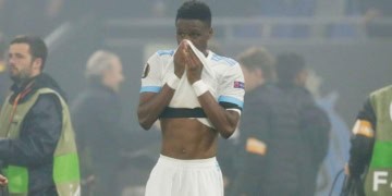 La tristesse de Bouna Sarr après la défaite de l'OM en finale de Ligue Europa contre l'Atlético Madrid, le 16 mai 2018, au Parc OL / Lyon, France