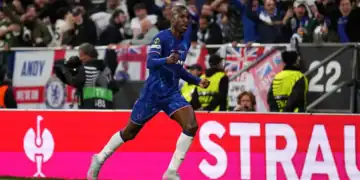 Foot : Buteur contre le Real Betis, Nicolas Jackson remporte la Ligue Conférence avec Chelsea et devient le premier Sénégalais à gagner la compétition - wiwsport
