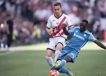 Real Betis : Touché à l'épaule, Youssouf Sabaly incertain pour la finale de Ligue Conférence contre Chelsea - wiwsport