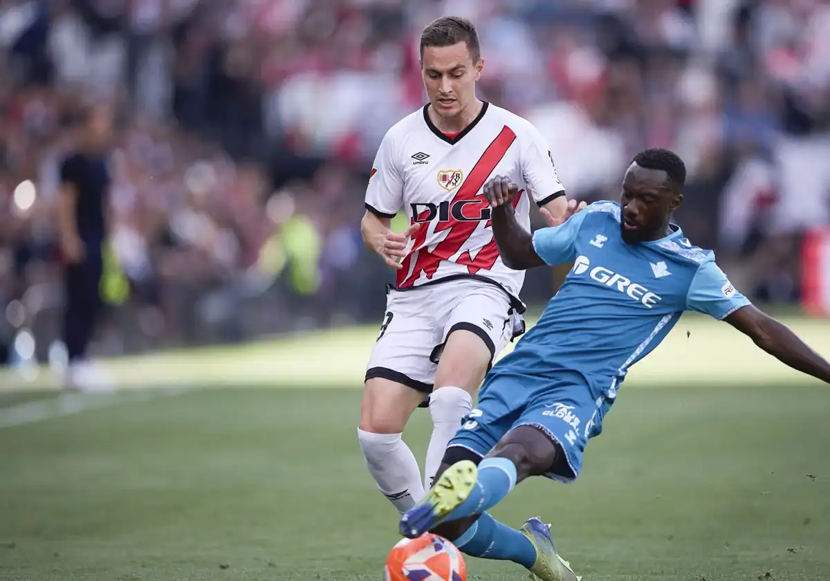 Real Betis : Touché à l'épaule, Youssouf Sabaly incertain pour la finale de Ligue Conférence contre Chelsea - wiwsport