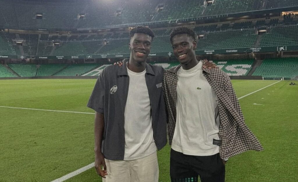 Foot - Assane Diao estime son frère jumeau Ousseynou "meilleur que lui" : « Je ne vais pas lui faciliter la tâche » - wiwsport Foot - Assane Diao estime son frère jumeau Ousseynou "meilleur que lui" : « Je ne vais pas lui faciliter la tâche » - wiwsport