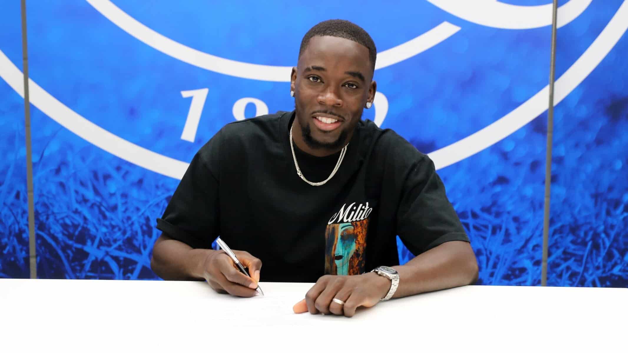 Mercato : Amadou Mbengue s’engage avec QPR en Championship - wiwsport Mercato : Amadou Mbengue s’engage avec QPR en Championship - wiwsport